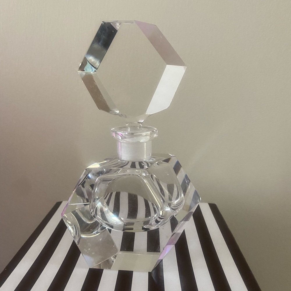 Vintage Perfume Bottle ⭐️✨